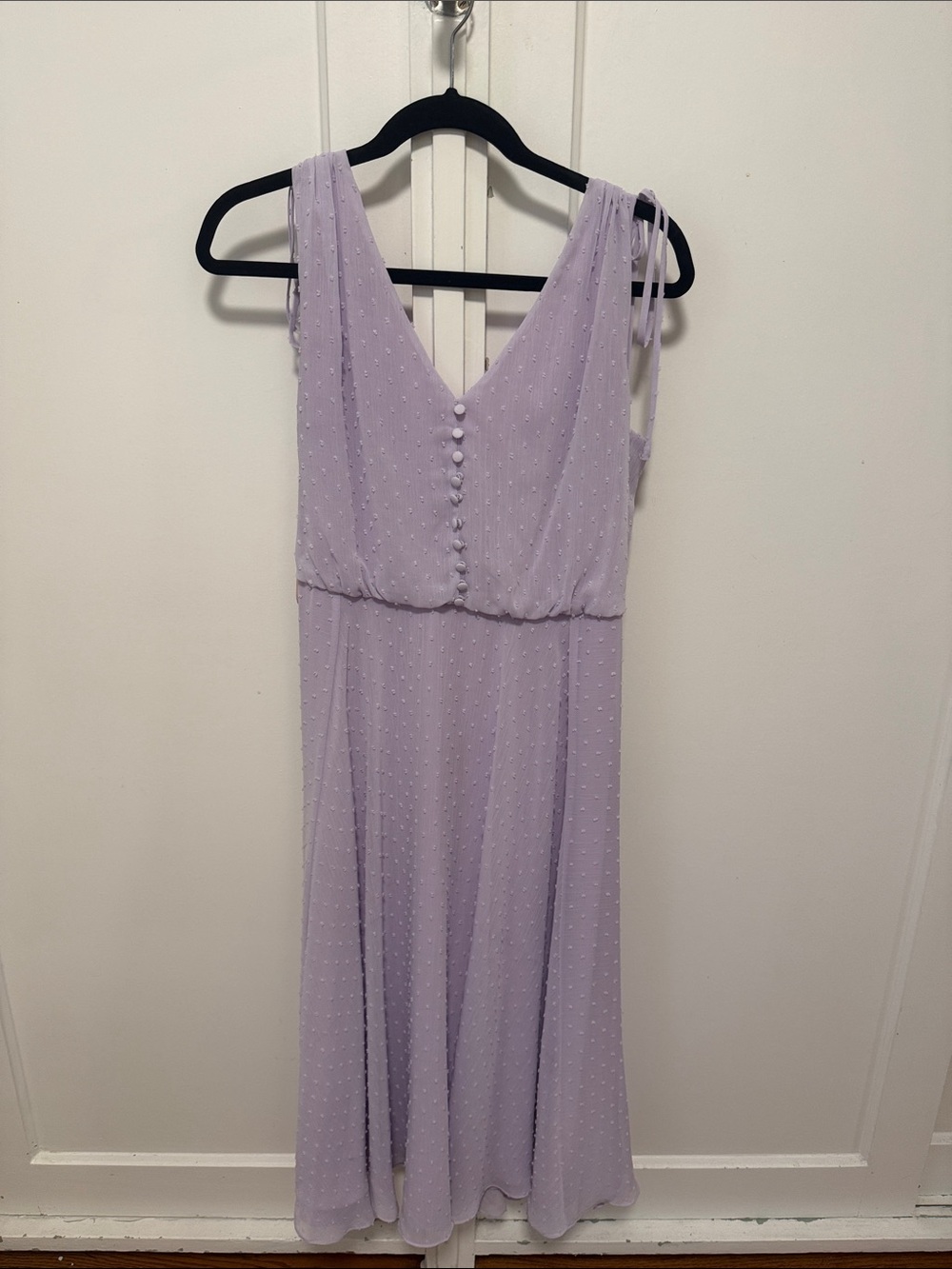Gal Meets Glam Lilac V-Neck Midi Dress